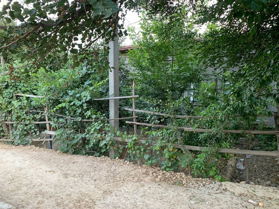 Uy sotiladi yer narxida