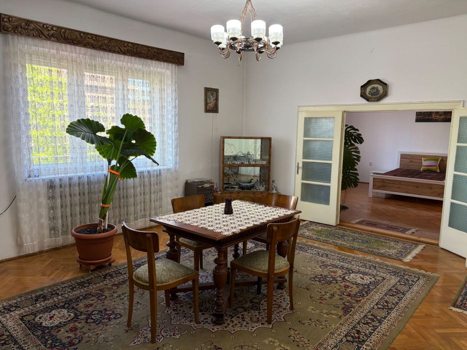 Casa cu spatiu comercial ,  garaj, str. dr. I. Ratiu-facultate ULB