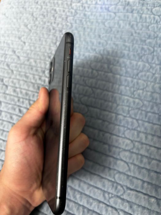 Продам срочно iPhone 11