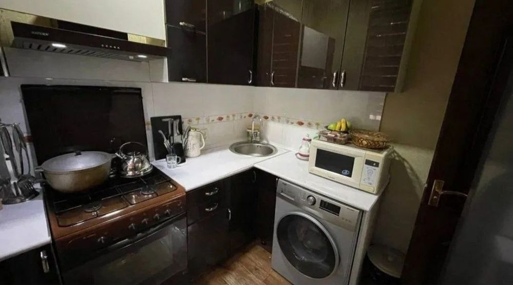 Продаётся Ависозлар 4 ,2в3/1/4 Кадышева