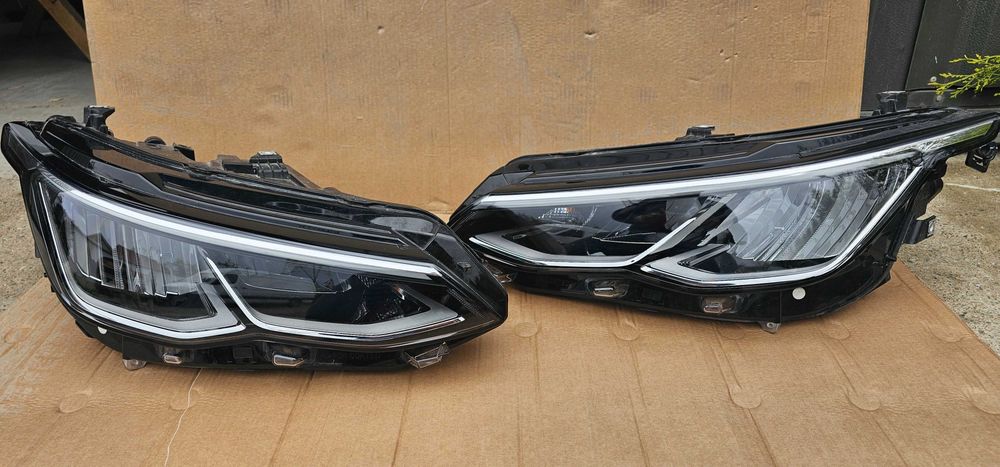 Far stanga / dreapta Full LED Vw Golf 8 2020 2021