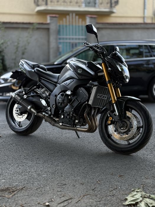 Motocicleta Yahama FZ8