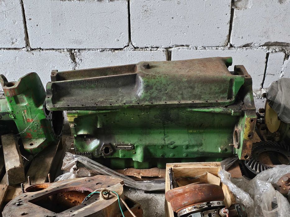 Dezmembrez motor John Deere 6359