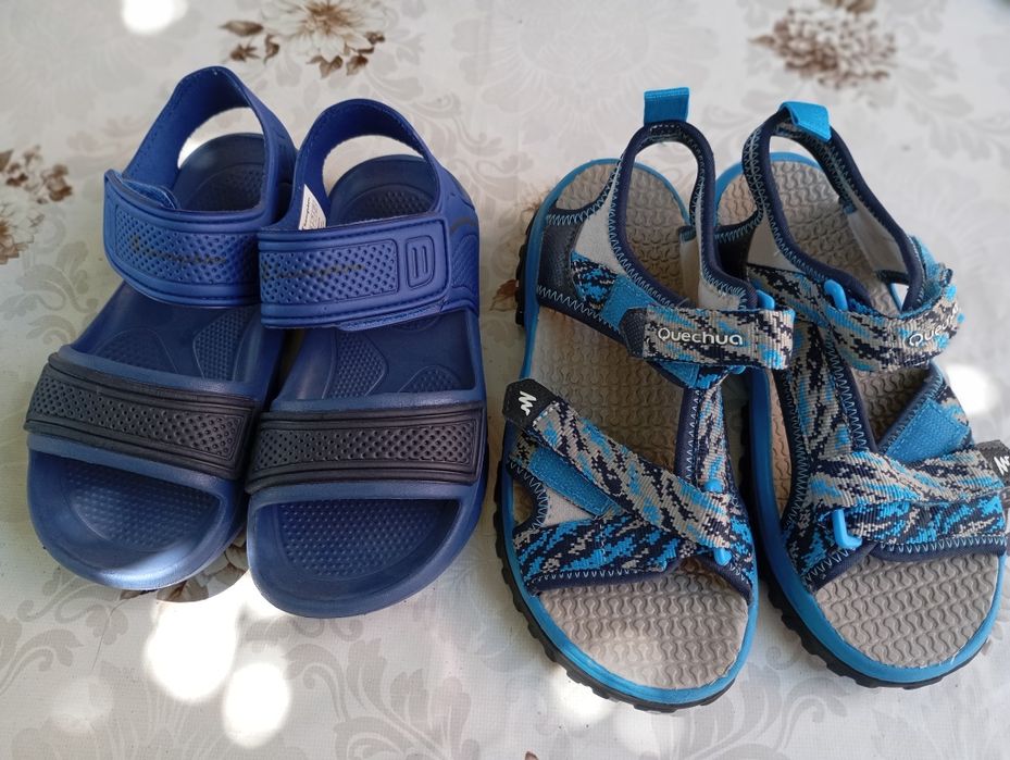Sandale Champion și Decathlon