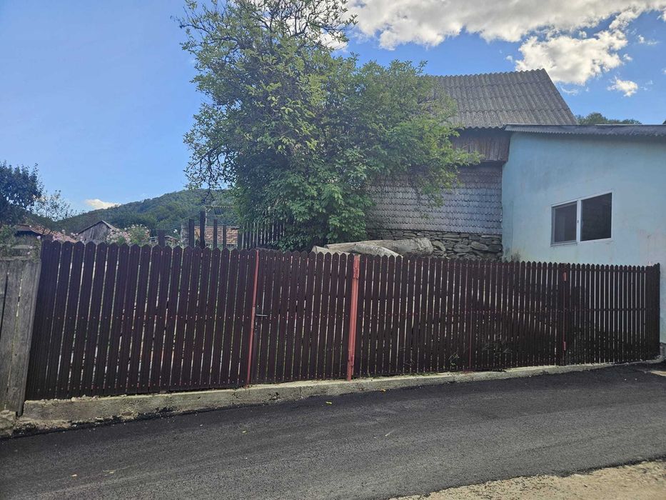 Casă de vânzare în centrul comunei Siriu, județul Buzău