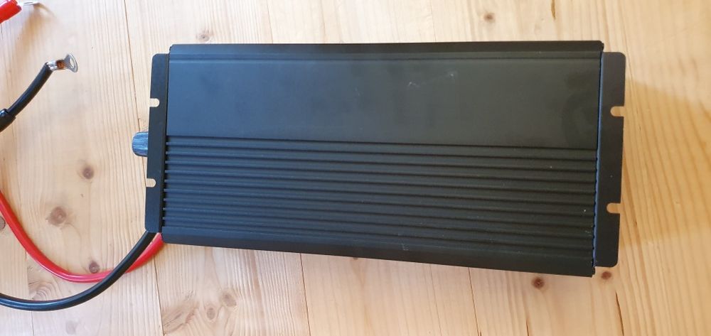 Инвертор 4000w пълна синусуида от 12v на 220v за кемпер каравана