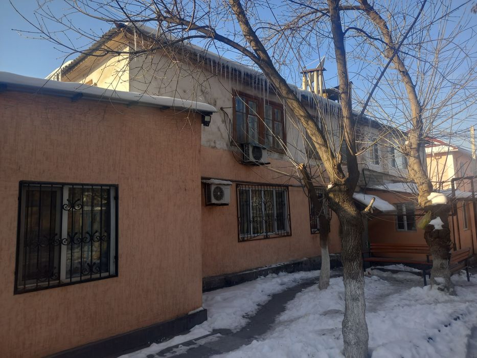 Продаётся 2 х комнатная квартира