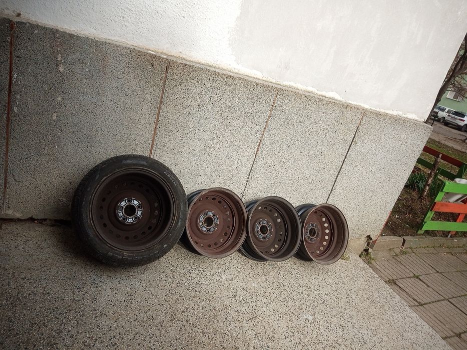 4 стоманени джанти за Honda + 4 оригинални таса