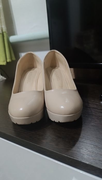 Продаются туфли 38-39р