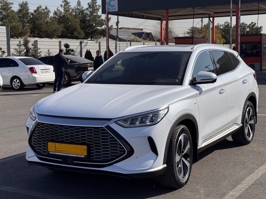 BYD Song Plus DM-i AWD пробег 3500
