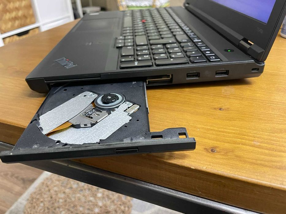 Lenovo t540p, 16GB, i7 2.5 GHz, 500GB SSD, Intel HD & Nvidia GT730M