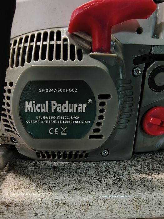 Drujba motofierastrau folosită puțin