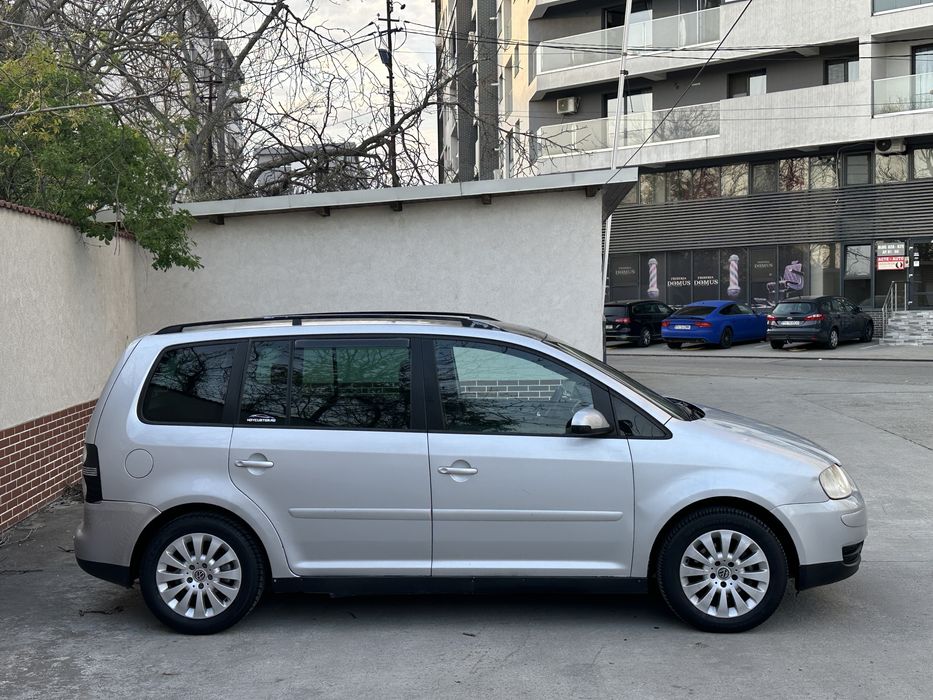 Vw Touran,  Motor 2.0 TDI , An 2005 Acte valabile. Pret 1750 euro