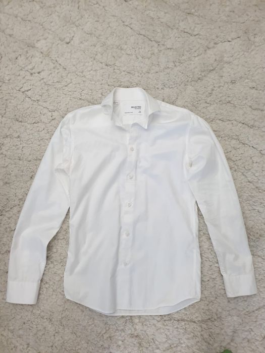 Sacou, pantofi, adidasi, camasi.