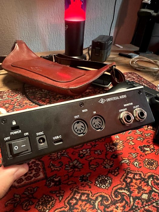 Universal audio volt 2
