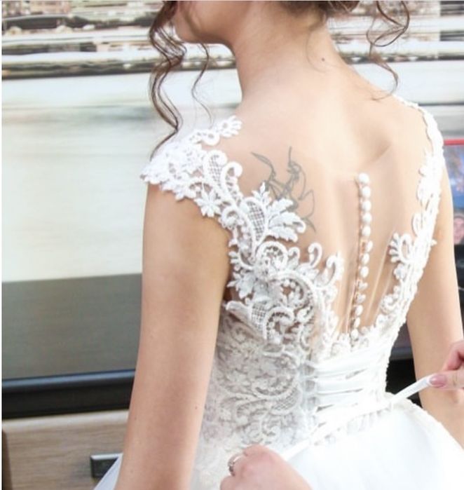 Свадебное платье (б/у)