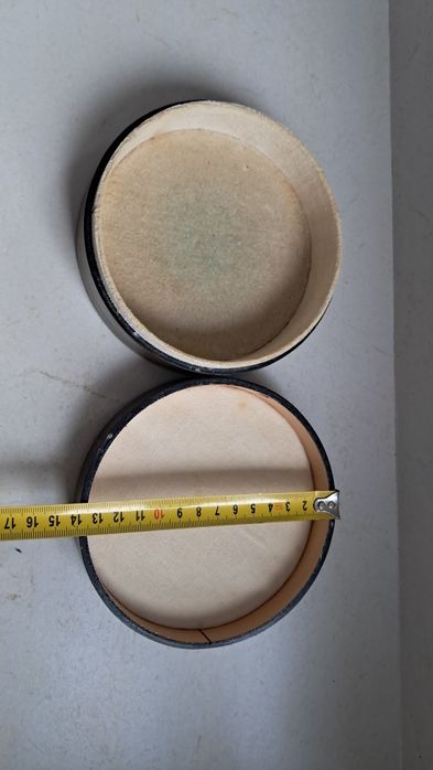 Cutie pentru bijuterii din piele naturala