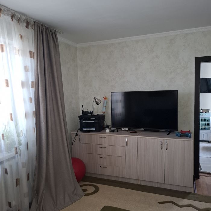 Продам  дом ( 1/2 часть дома