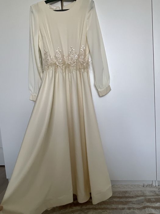 Платье белое размер 44