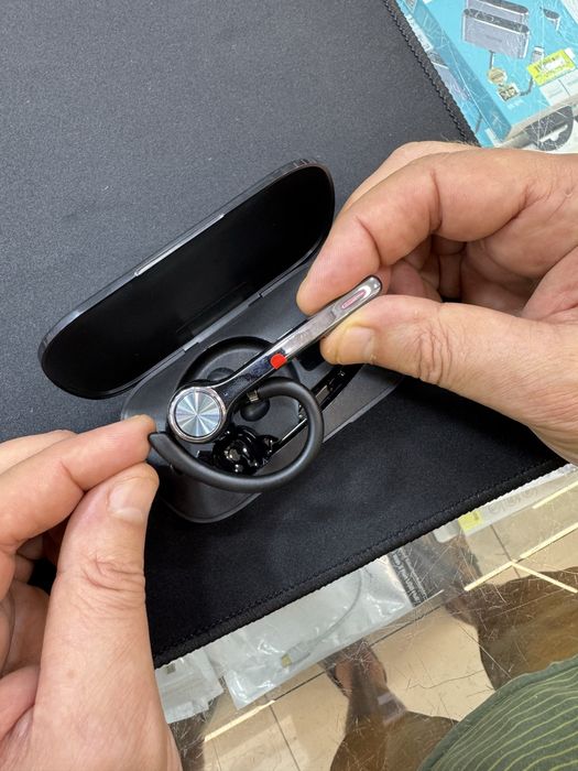 Мнонаушник моногарнитура, наушник на одно ухо