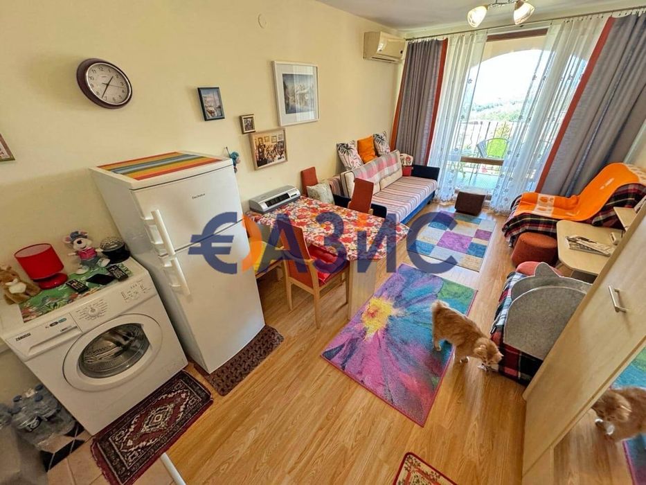 Продава се Едностаен апартамент в Свети Влас - 37 кв.м за 1538 €/кв.м - Снимка #1