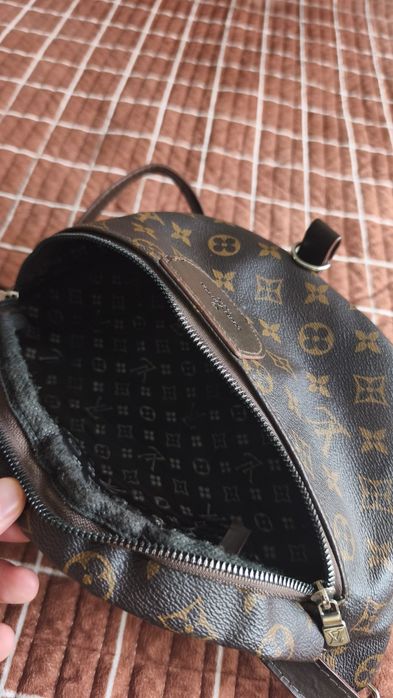 Vând borseta Louis Vuitton (Paris)