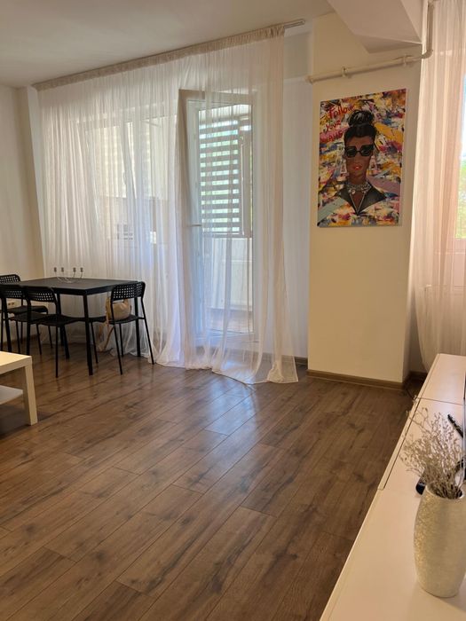 Inchiriez apartament 2 camere – Militari Residence. Str. Tineretului nr. 85, Militari. Proaspat zugravit, complet mobilat si utilat, gata de mutare.