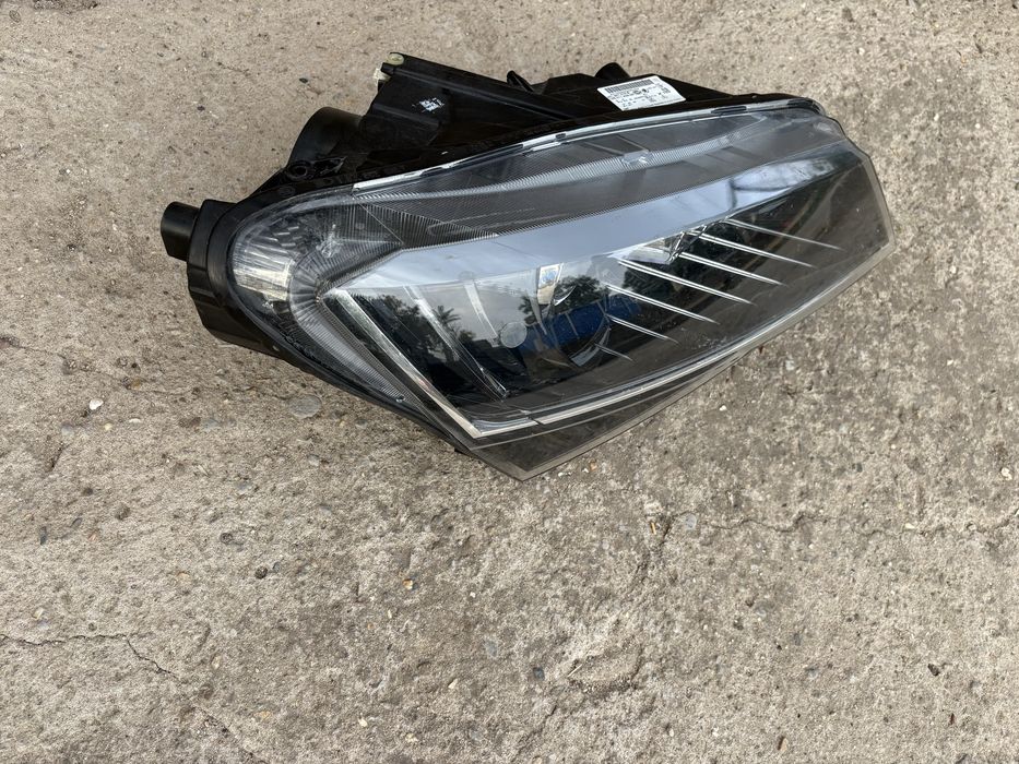 Десен фар Шкода СуперБ 3 / Skoda SuperB III bi-Xenon LED 2015 - 19