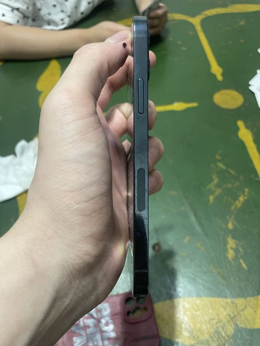 Айфон 12 про.