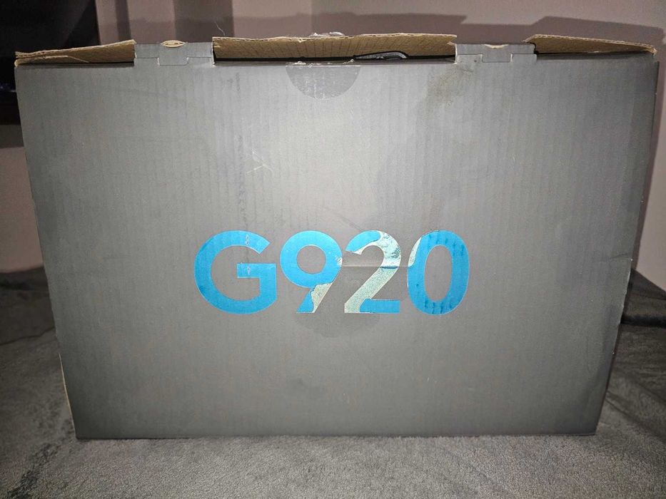 Logitech G920 Driving Force Racing Wheel + Pedals, compatibil cu Xbox Series X|S / Xbox One / PC.