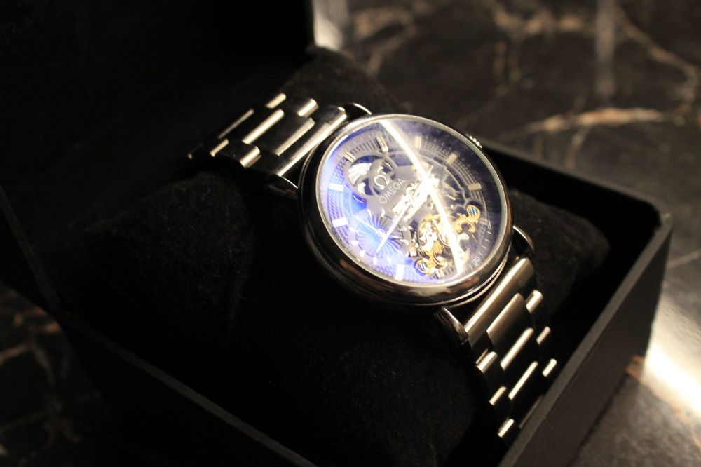 Часы мужские OMEGA