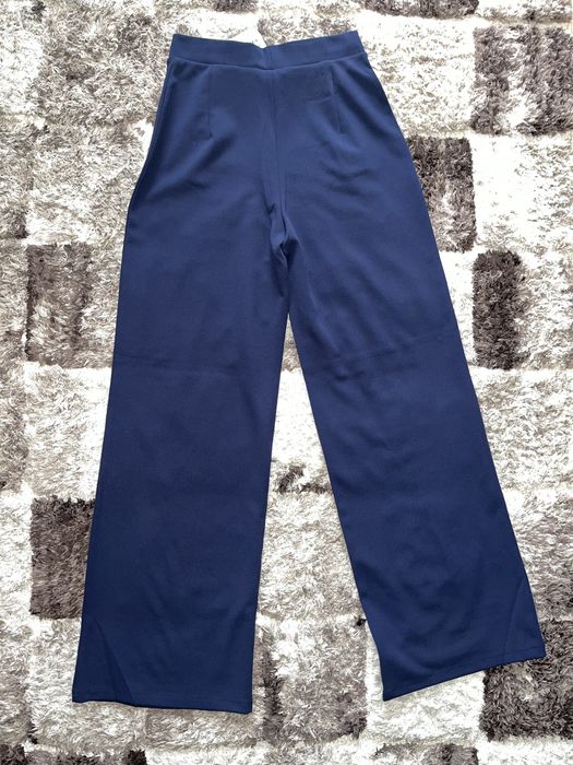 Pantaloni H&M noi cu etichetă, material elastic, mărime XS/S
