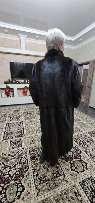 Продам норковую шубу