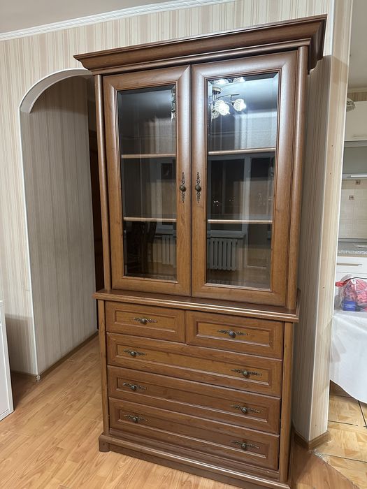 Продам Комод сервант