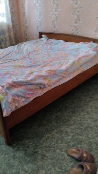 Продам кровать 2 на 1.60