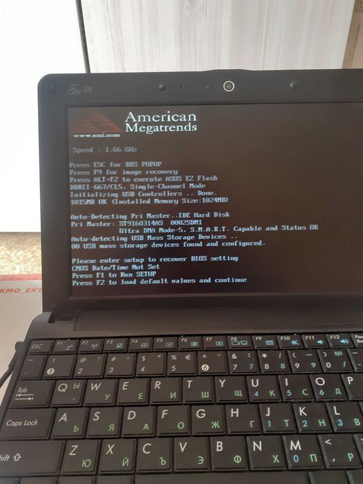 Малък лаптоп Асус Еее РС 1001РХ