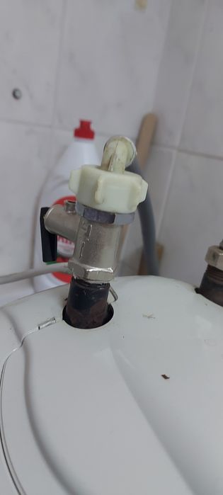 Бойлер под мивка ЕЛДОМ 15л.