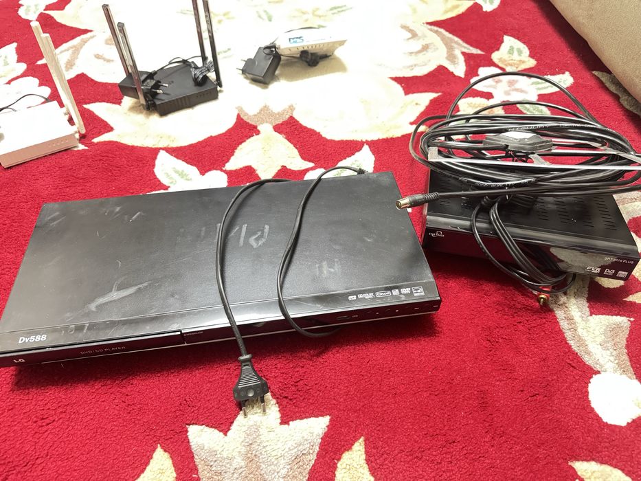 Wf роутер, DVD, цифровой спутниковый ресивер StarTrack SRT 2016 Plus