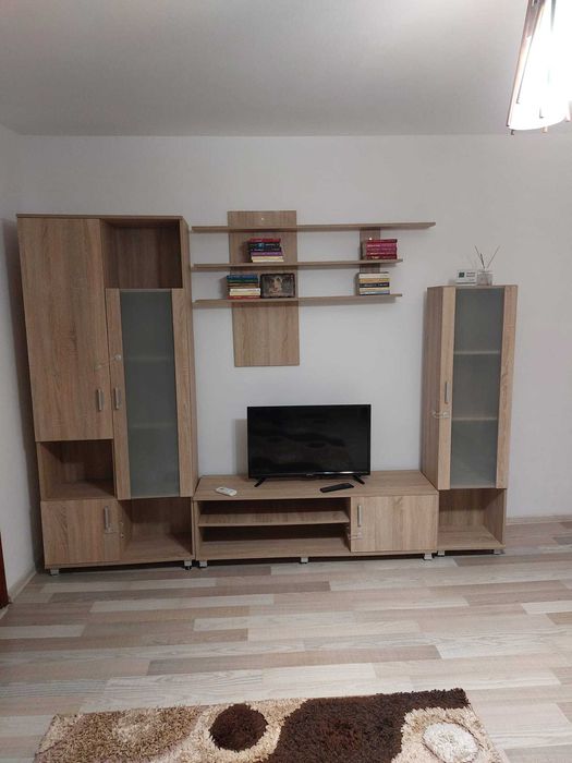 Inchiriez apartament 2 camere.