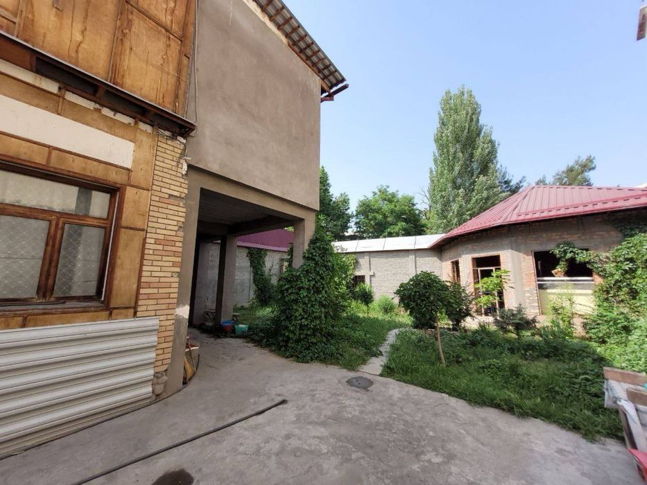 стадион NBU  Махалля Дархан-3 Дом 4,5 соток