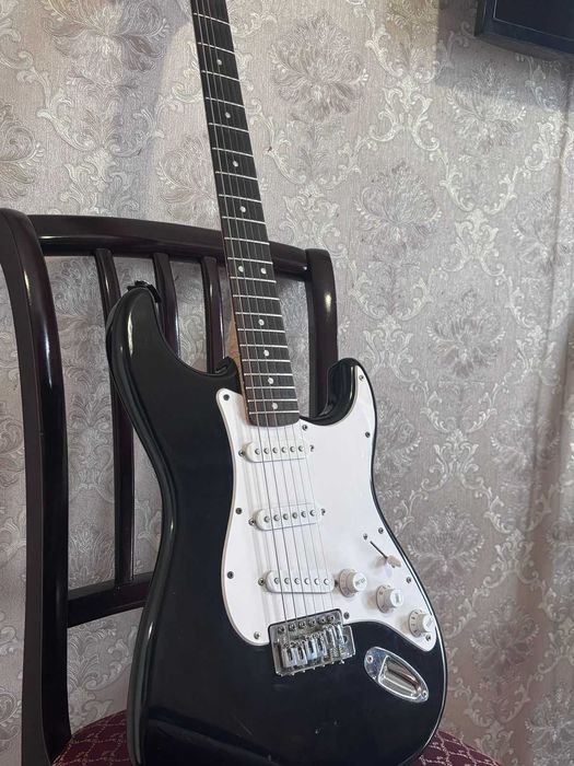 Электрогитара squier bullet stratocaster sss