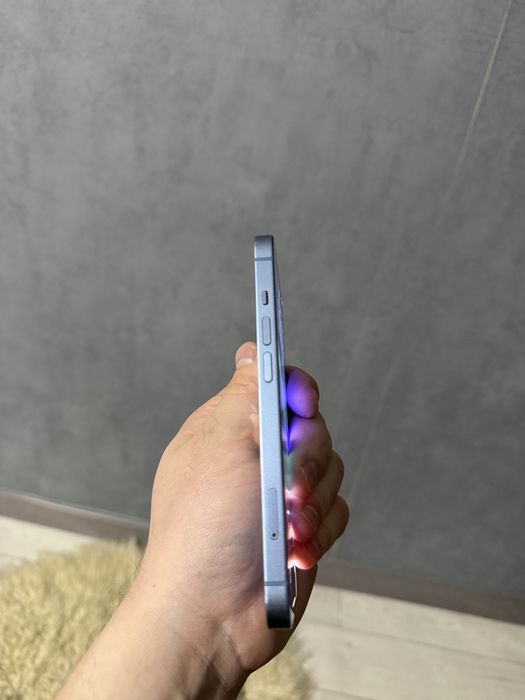 Продам айфон 14.