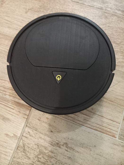 Детска прахосмукачка и робот прахосмукачка