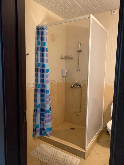 Предлагам нощувки в  двустаен апартамент на първа линия в гр. Бяла.