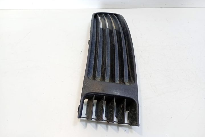 Grila bara fata 3B0853678 Volkswagen VW Passat B5