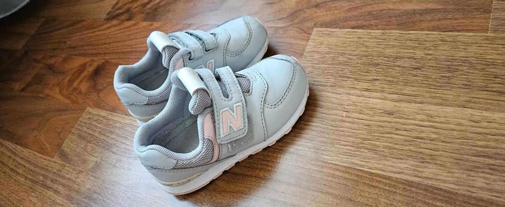 Обувки 21-24 размер, при интерес за даден модел, изпратете съобщение.