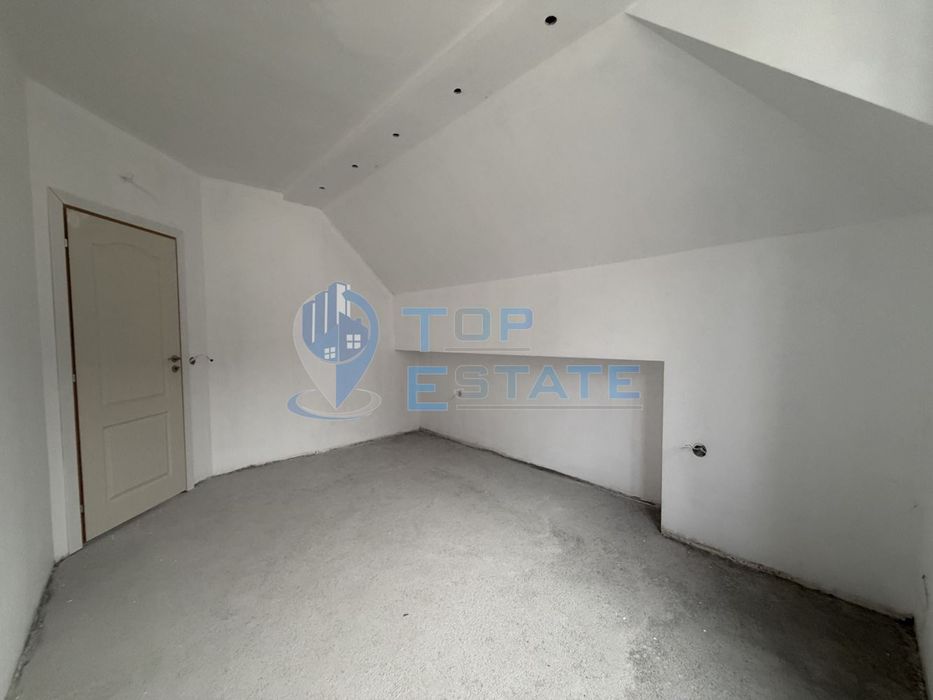Продава се Тристаен апартамент в Велико Търново, Център - 126 кв.м за 1961 €/кв.м - Снимка #8