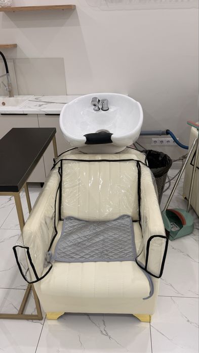 Продаются парихмахерское кресло / мойка