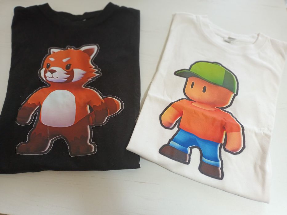 Tricouri, figurine si cartonase Stumble Guys și Skibidi toilet