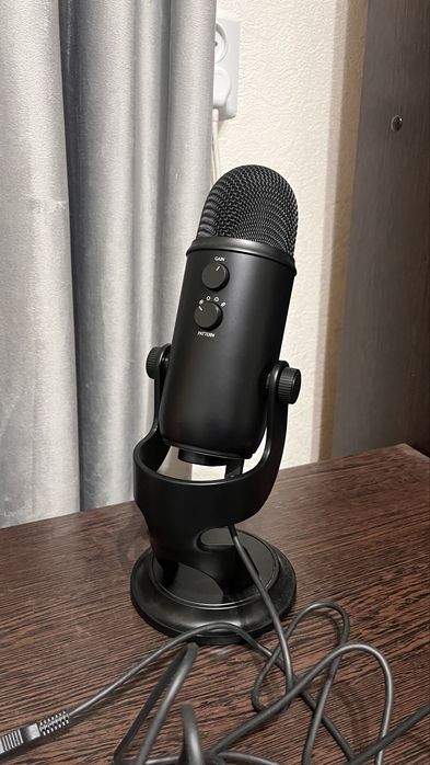Микрофон Blue Yeti